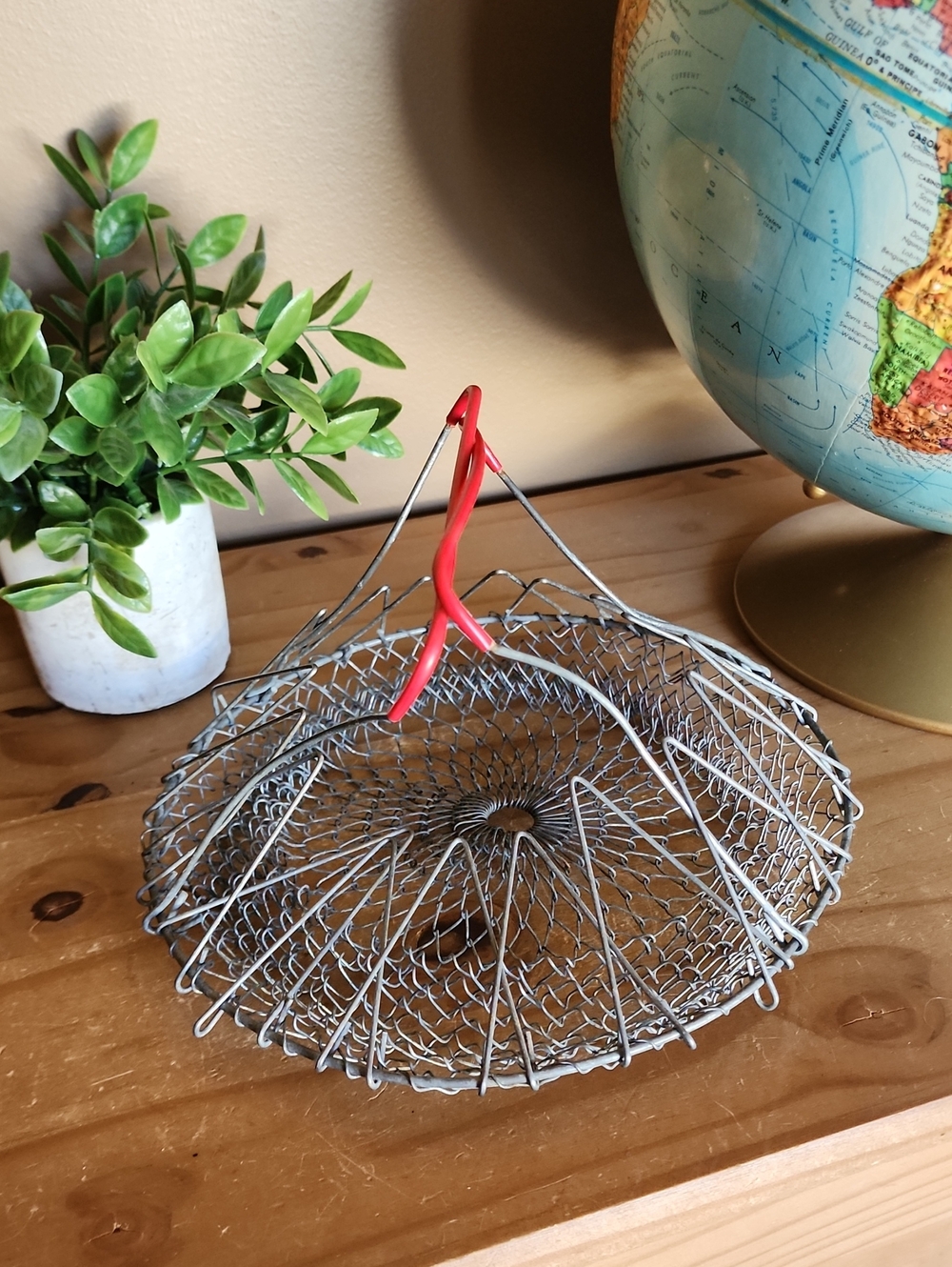Vintage Collapsible Wire Egg Basket - Silver with Red Handle